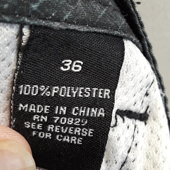 𝅺CARBON Black Graph Print Men's board Shorts - Picture 5 of 12